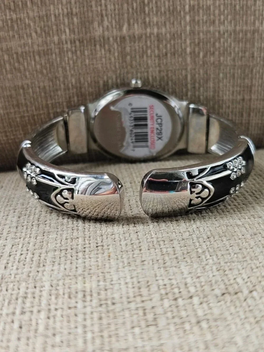 Fashion Women Wristwatch Black/Silver Tone Cuff Band Quartz Analog Watch Unbran